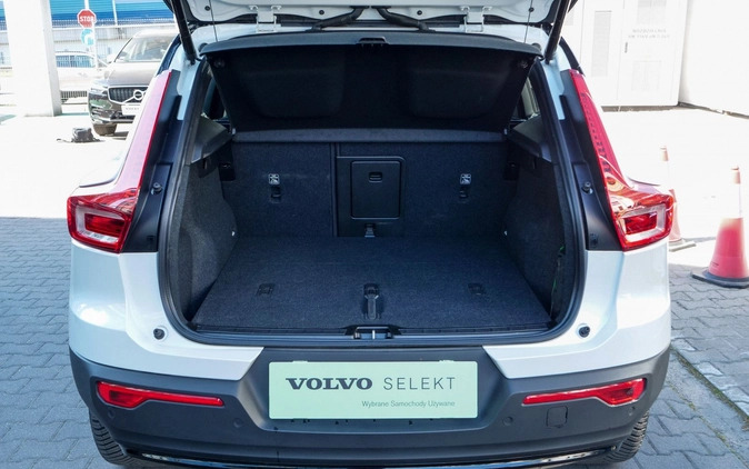 Volvo XC 40 cena 229900 przebieg: 5850, rok produkcji 2023 z Lubniewice małe 436